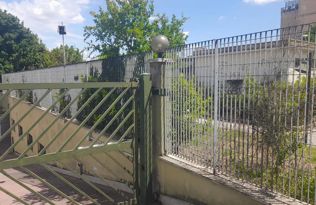The Roma Flat- Private Parking & Direct Bus To Vatican City-1